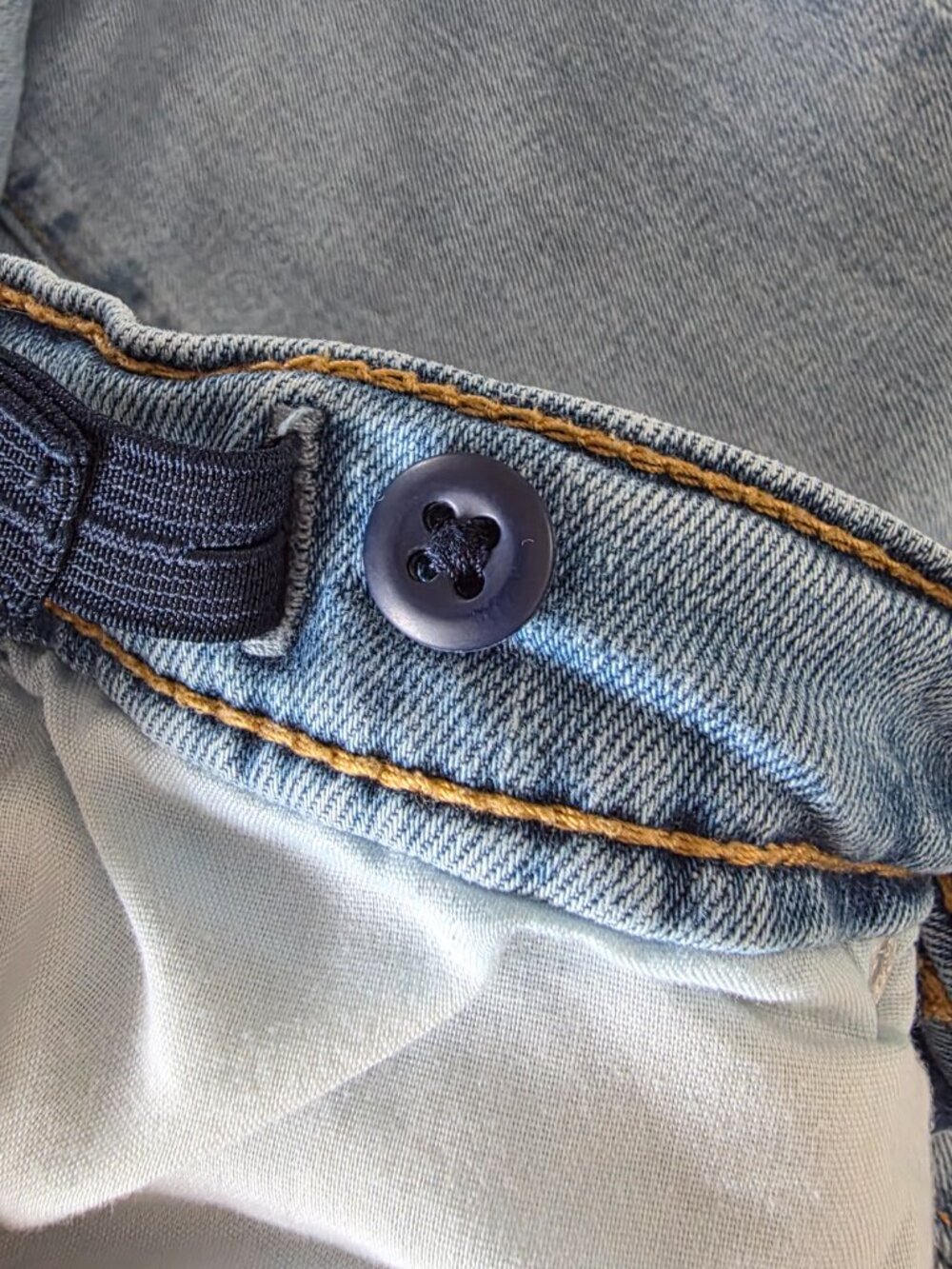 Girls Levi's 501s - Picture 4 of 4